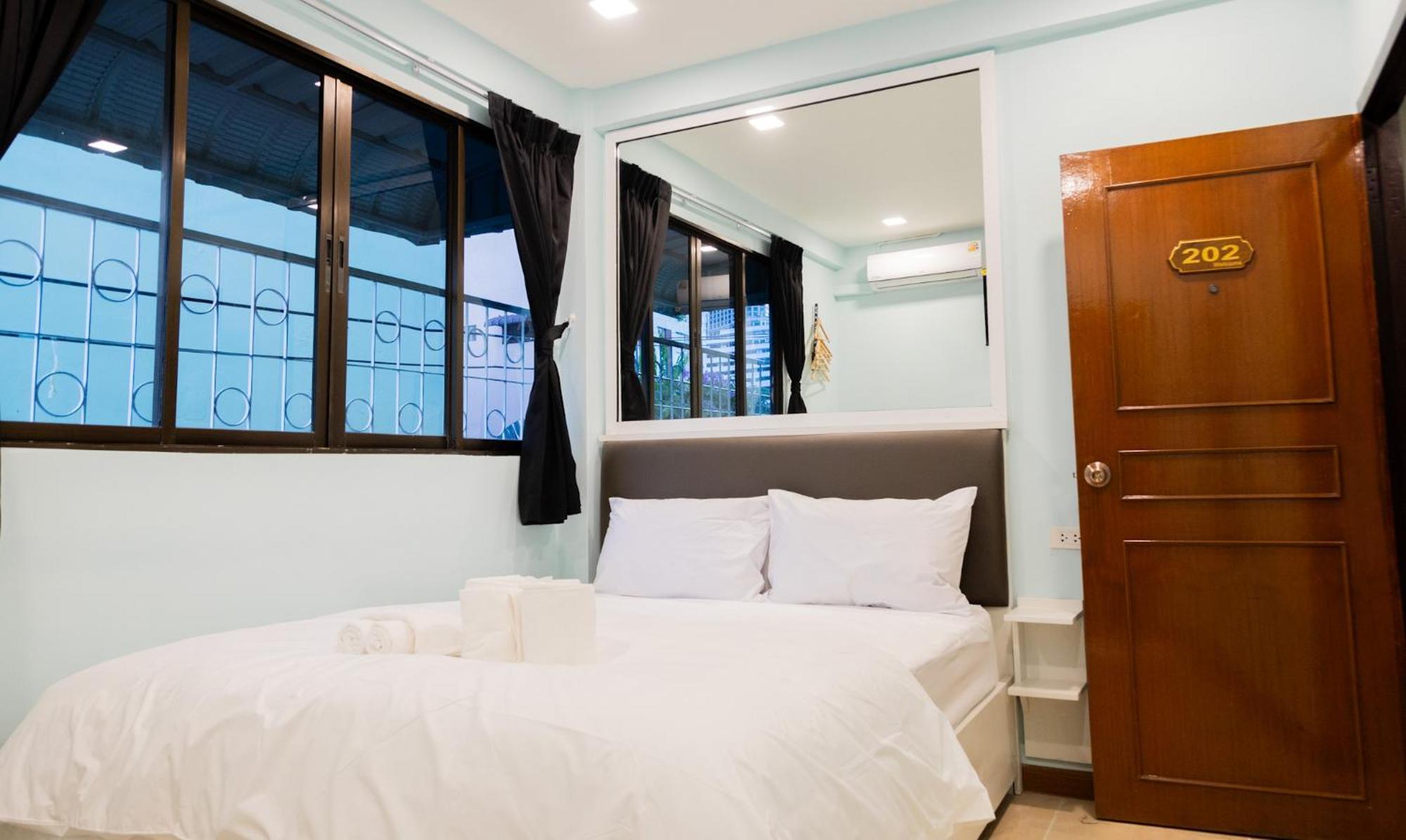 Cozy Stay Inn Бангкок Екстер'єр фото