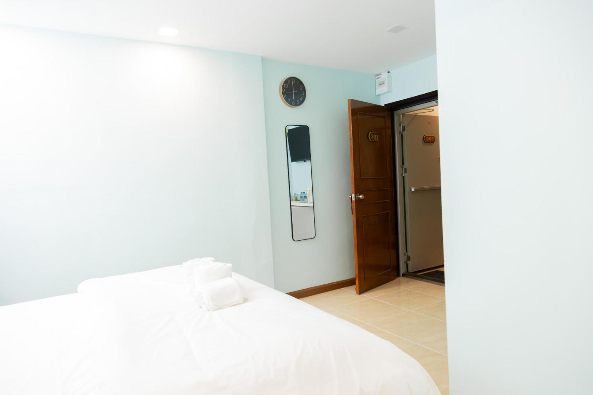 Cozy Stay Inn Бангкок Екстер'єр фото
